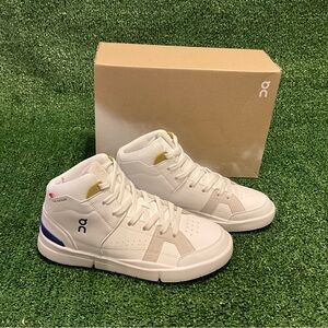 On Cloud’s “The Roger Clubhouse Mid sneakers